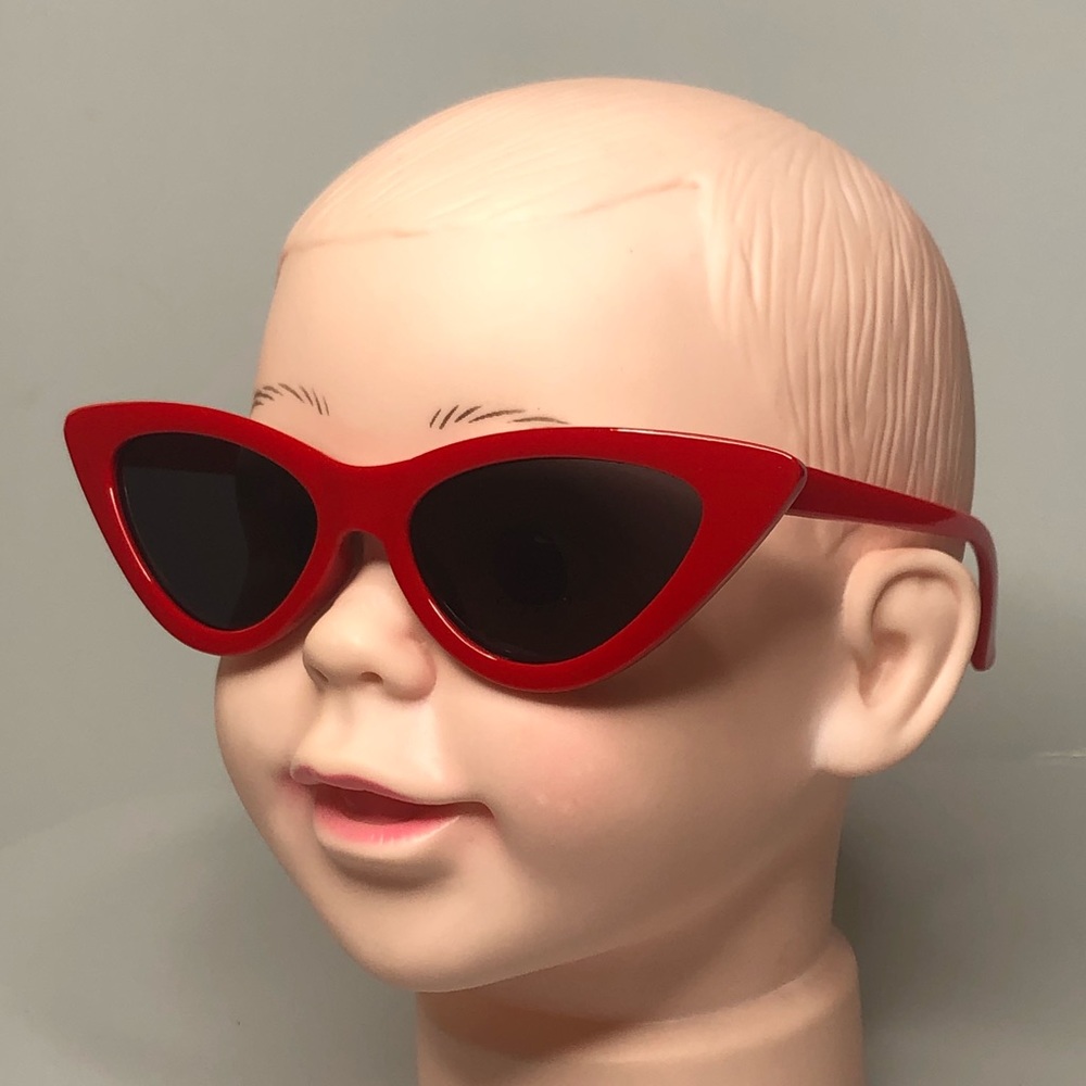 Red triangle kids sunglasses - Picture 1 of 2